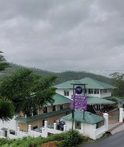 MaxiMunnar T&U Leisure Hotel