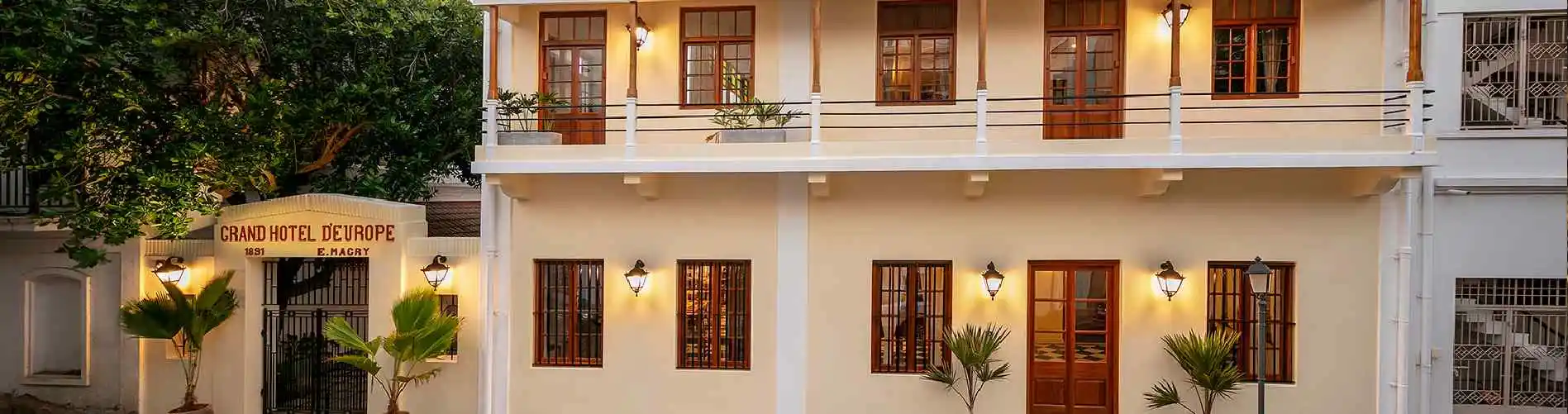 hotel banner