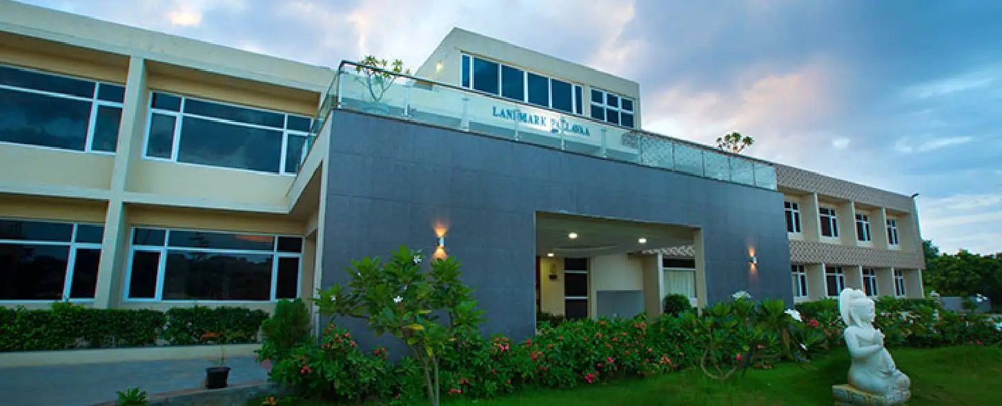 hotel img