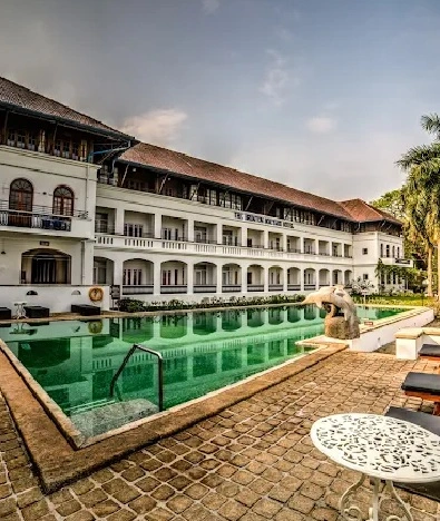 Brunton Boatyard - CGH Earth