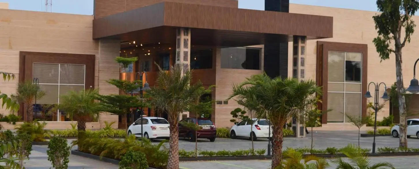 hotel img