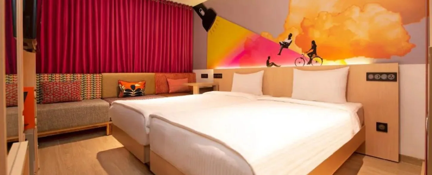 hotel img